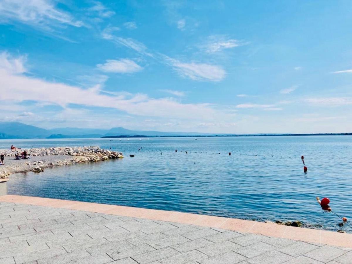 Palm Beach - Your Private And Complete Apartment In Desenzano Del Garda Exterior photo